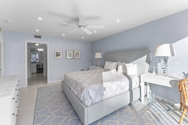 2774 S Ocean Boulevard 409, Palm Beach, FL 33480