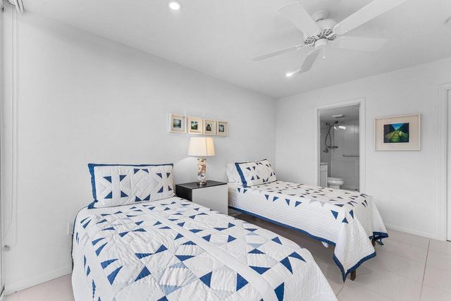 2774 S Ocean Boulevard 409, Palm Beach, FL 33480