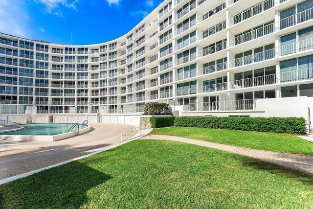 2774 S Ocean Boulevard 409, Palm Beach, FL 33480
