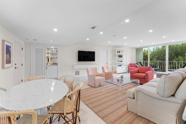 2774 S Ocean Boulevard 409, Palm Beach, FL 33480