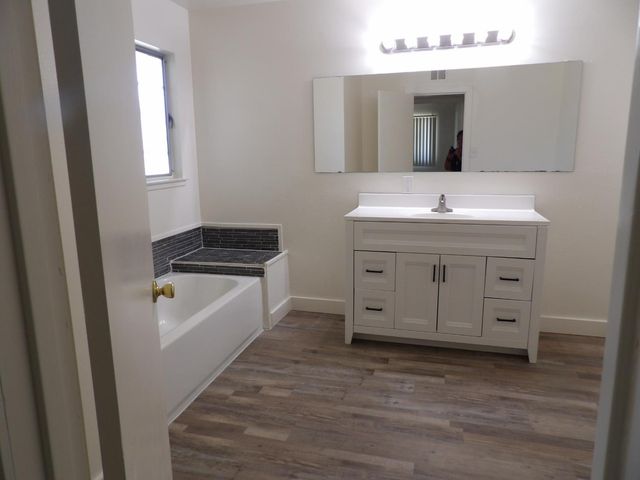 3724 E Griffith Way, Fresno, CA 93726