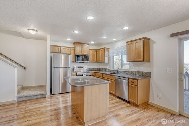 1402 NE 71st Drive, Vancouver, WA 98665