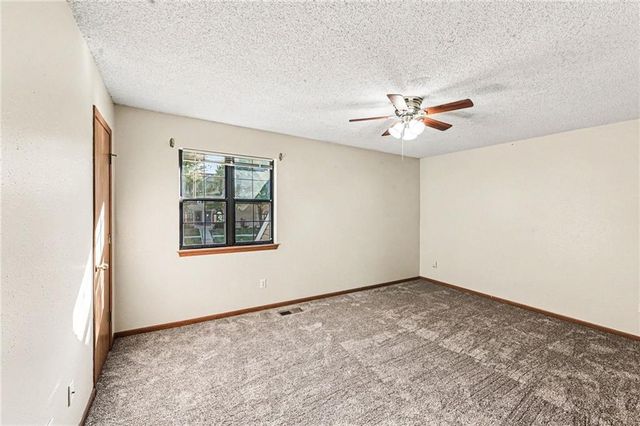 145 Stonebridge Lane 145, Smithville, MO 64089