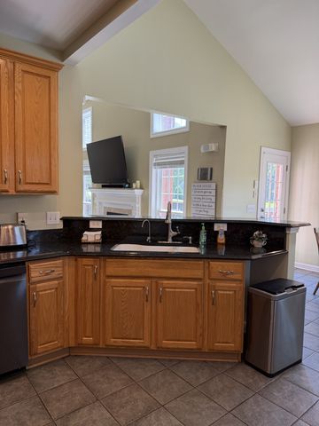 2010 Brunswick Dr, Lebanon, TN 37087