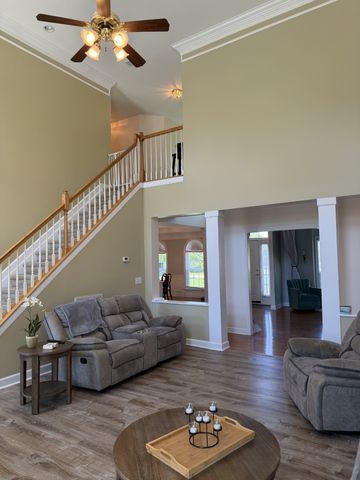 2010 Brunswick Dr, Lebanon, TN 37087