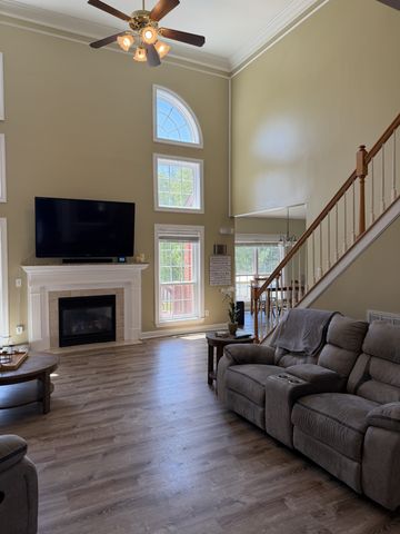 2010 Brunswick Dr, Lebanon, TN 37087