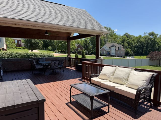 2010 Brunswick Dr, Lebanon, TN 37087