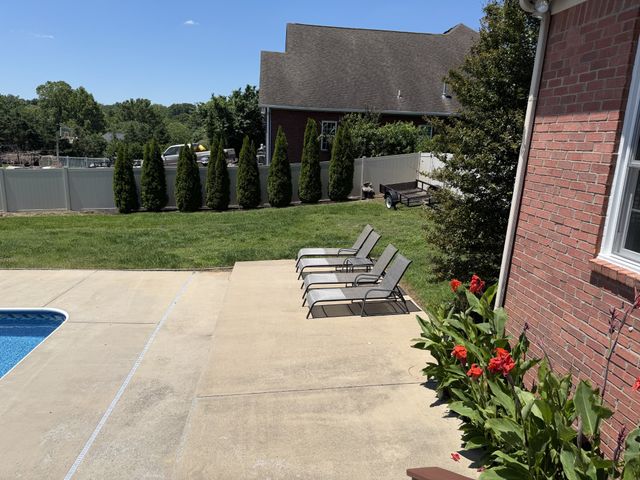 2010 Brunswick Dr, Lebanon, TN 37087