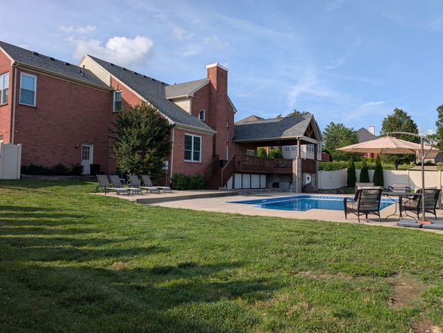 2010 Brunswick Dr, Lebanon, TN 37087