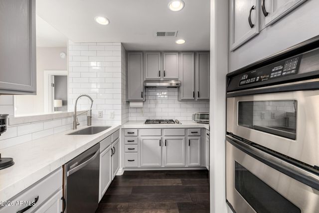 14450 N THOMPSON PEAK Parkway 215, Scottsdale, AZ 85260