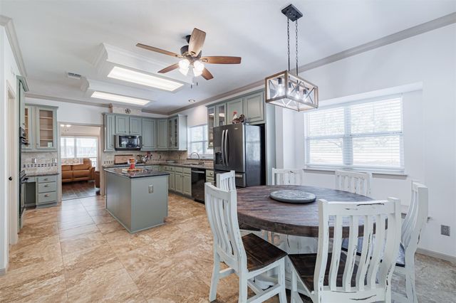 1520 Lakefield Drive, Sealy, TX 77474