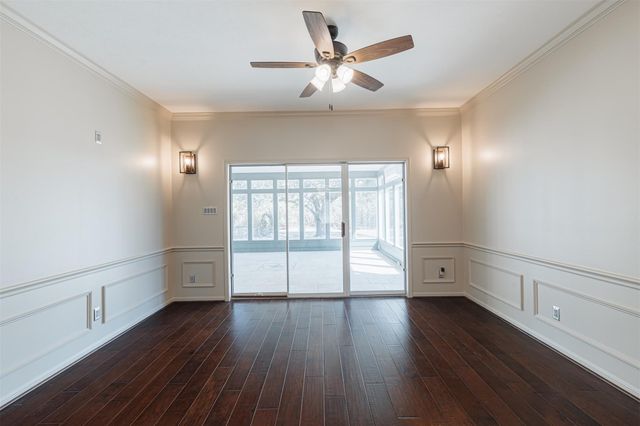 1520 Lakefield Drive, Sealy, TX 77474