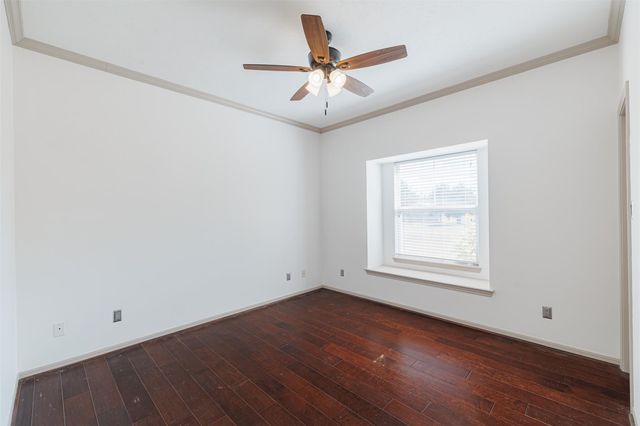 1520 Lakefield Drive, Sealy, TX 77474