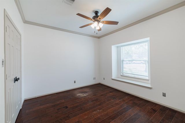 1520 Lakefield Drive, Sealy, TX 77474