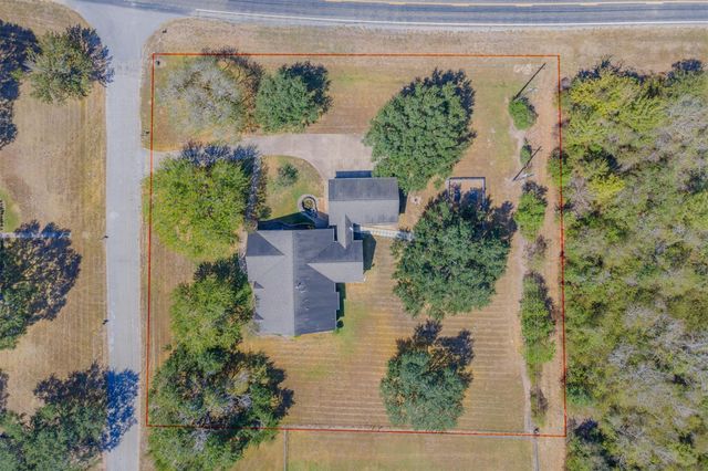 1520 Lakefield Drive, Sealy, TX 77474