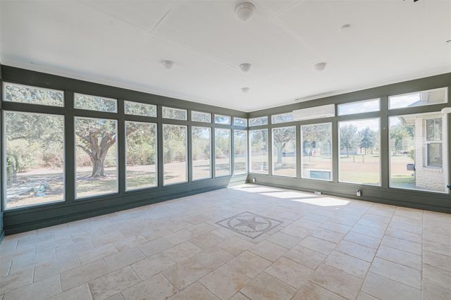 1520 Lakefield Drive, Sealy, TX 77474