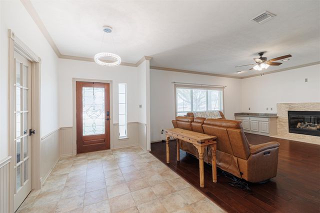 1520 Lakefield Drive, Sealy, TX 77474