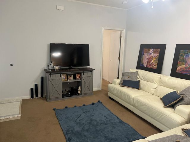 106 Marvin CV, Hutto, TX 78634