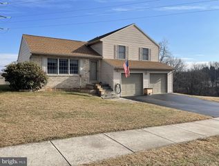 1114 KENT DRIVE, Mechanicsburg, PA 17050