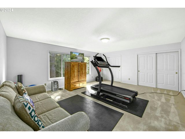6044 Sw KNIGHTSBRIDGE Dr, Portland, OR 97219