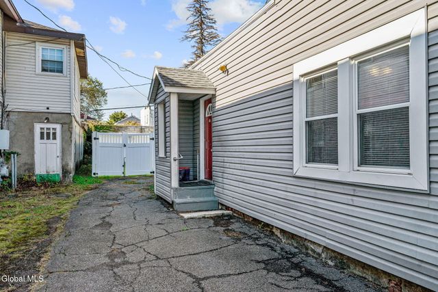 511 5th Avenue, Watervliet, NY 12189