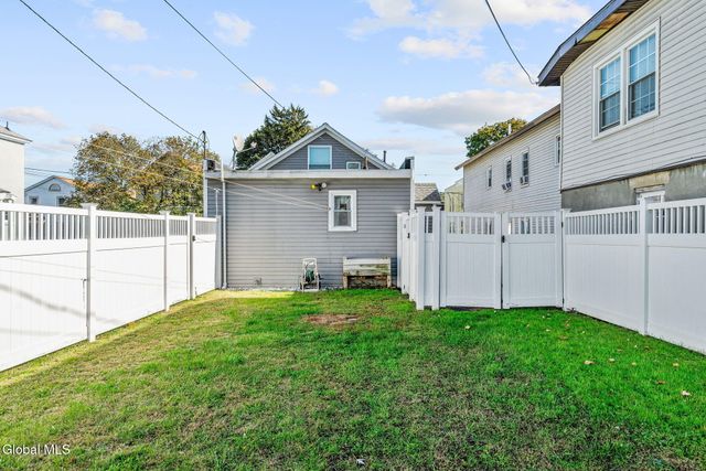 511 5th Avenue, Watervliet, NY 12189