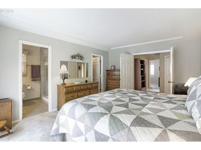 5834 Nw NECANICUM Way, Portland, OR 97229