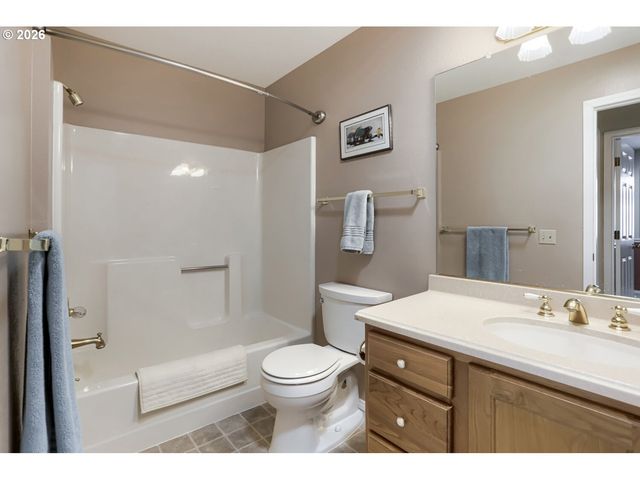 5834 Nw NECANICUM Way, Portland, OR 97229