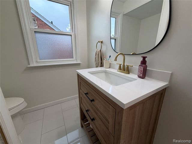 7001 Mayburn Street, Dearborn Heights, MI 48127