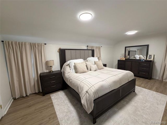 7001 Mayburn Street, Dearborn Heights, MI 48127