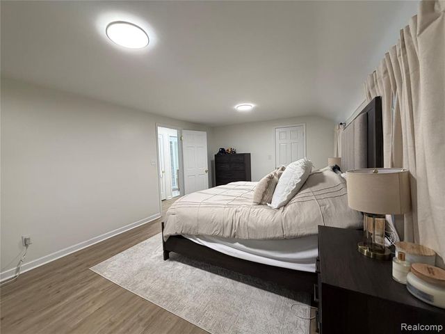 7001 Mayburn Street, Dearborn Heights, MI 48127