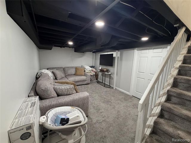 7001 Mayburn Street, Dearborn Heights, MI 48127
