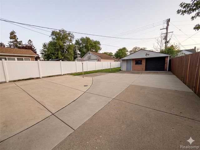 7001 Mayburn Street, Dearborn Heights, MI 48127