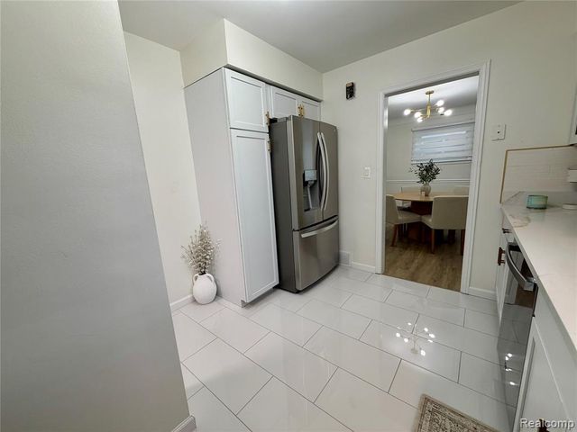 7001 Mayburn Street, Dearborn Heights, MI 48127