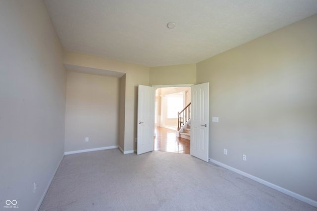 13086 Avon Cross Way, Fishers, IN 46037