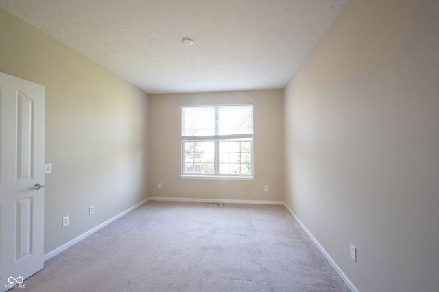 13086 Avon Cross Way, Fishers, IN 46037