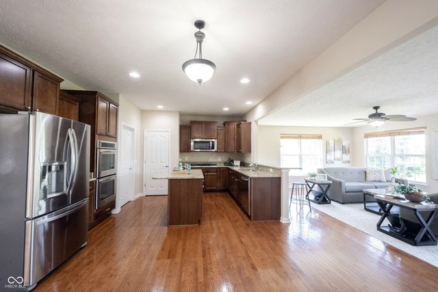 13086 Avon Cross Way, Fishers, IN 46037
