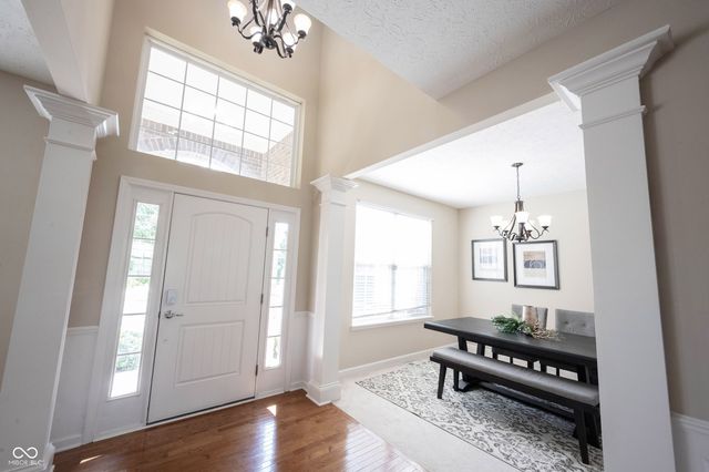 13086 Avon Cross Way, Fishers, IN 46037