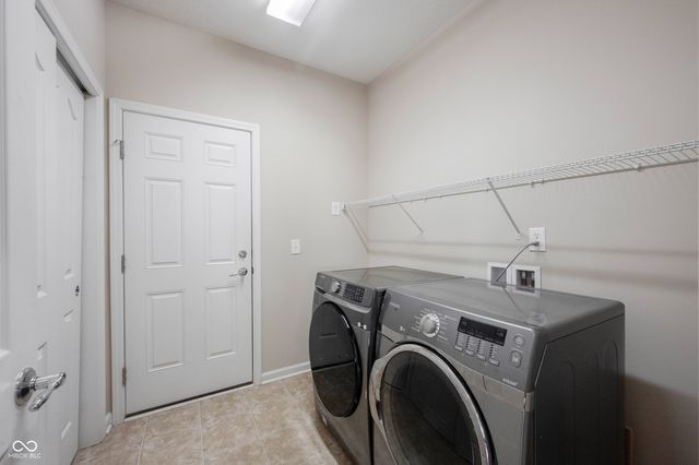 13086 Avon Cross Way, Fishers, IN 46037