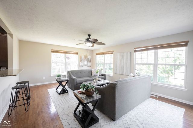 13086 Avon Cross Way, Fishers, IN 46037