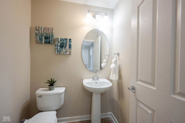 13086 Avon Cross Way, Fishers, IN 46037