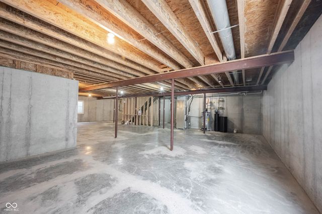 13086 Avon Cross Way, Fishers, IN 46037