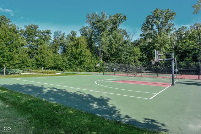 13086 Avon Cross Way, Fishers, IN 46037