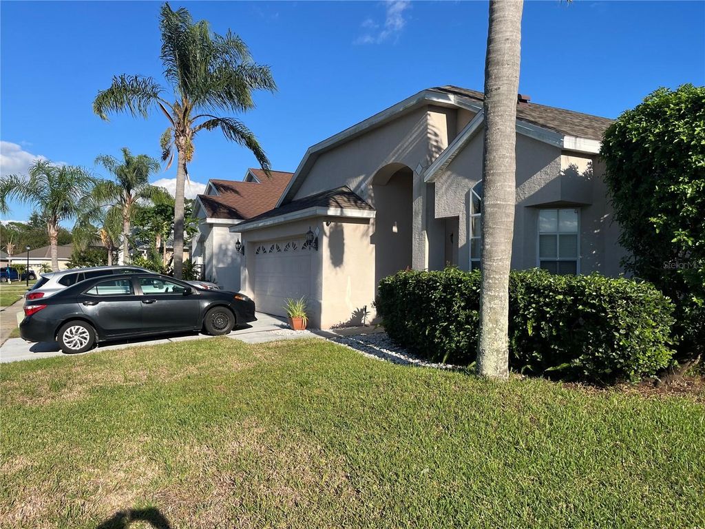 Image 4 of property listing at 2701 CRANE TRACE CIRCLE, Orlando, FL 32837