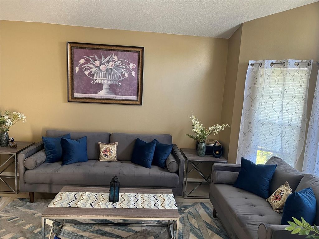 Image 7 of property listing at 2701 CRANE TRACE CIRCLE, Orlando, FL 32837