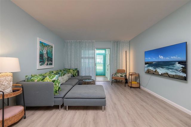 200 GLENNES LANE 111, Dunedin, FL 34698