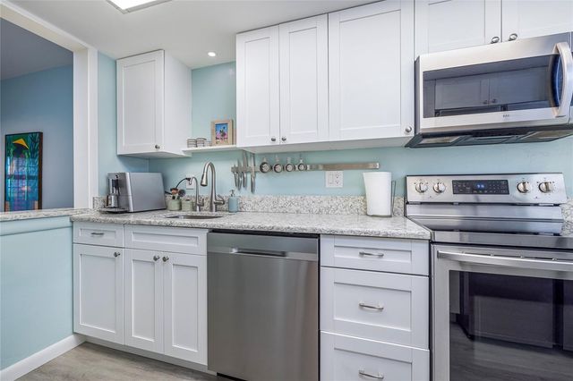 200 GLENNES LANE 111, Dunedin, FL 34698