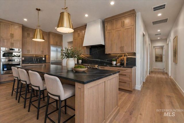 539 Century Ave, Middleton, ID 83544
