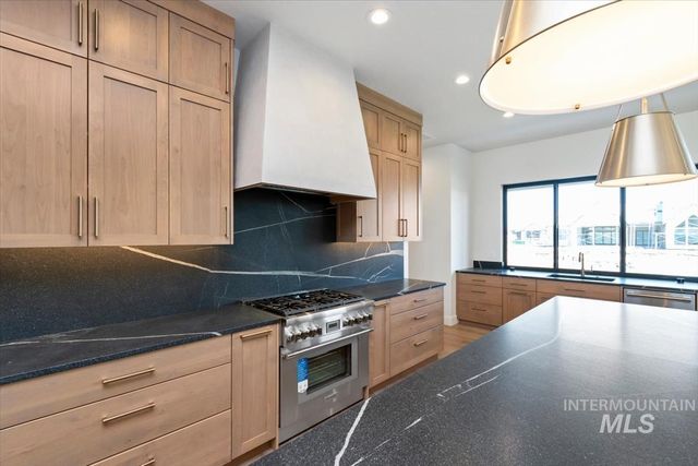 539 Century Ave, Middleton, ID 83544