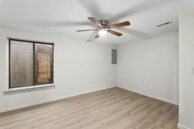 10825 W Rolling Hills, Wichita, KS 67212